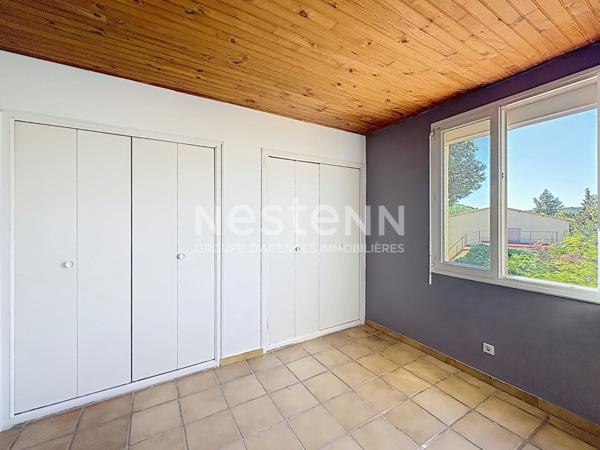 Charmante Maison de 178 m² + Local professionnel de 150 m² dans propriété avec terrain sur parcelle de 2566 m² à Portel-des-Corbières