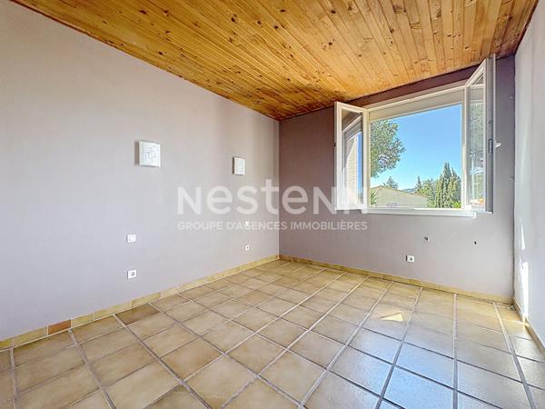 Charmante Maison de 178 m² + Local professionnel de 150 m² dans propriété avec terrain sur parcelle de 2566 m² à Portel-des-Corbières