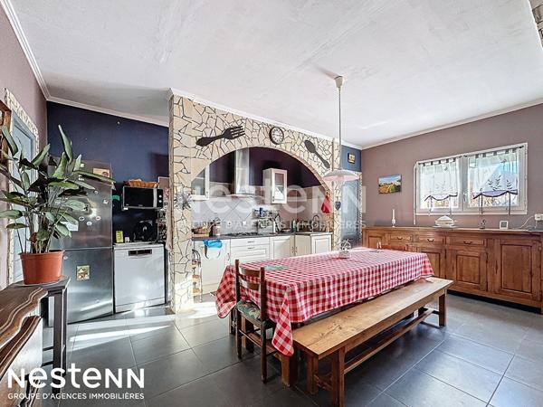 Charmante Maison de 178 m² + Local professionnel de 150 m² dans propriété avec terrain sur parcelle de 2566 m² à Portel-des-Corbières