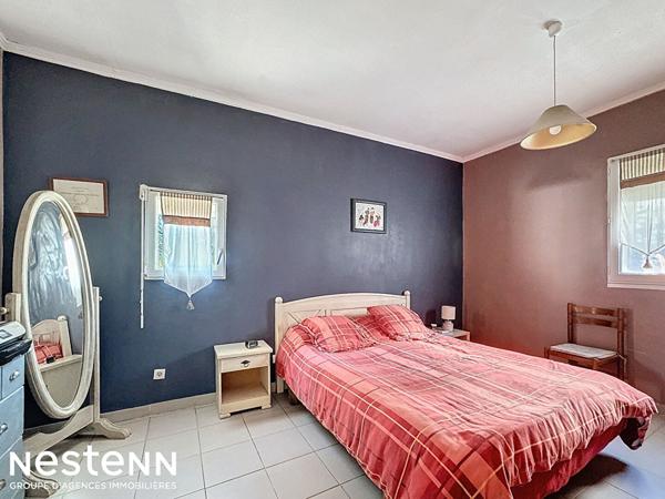 Charmante Maison de 178 m² + Local professionnel de 150 m² dans propriété avec terrain sur parcelle de 2566 m² à Portel-des-Corbières