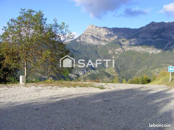 Fond de commerce de 180m² avec terrasse et parking vue sur le Lac
