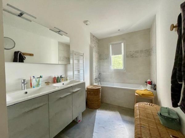 Dpt Loire Atlantique (44), à louer TREILLIERES maison P5, 4 chambres