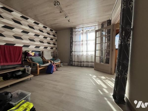 DIVION - Maison mitoyenne de 1920 - 3 chambres - 119m² habitable