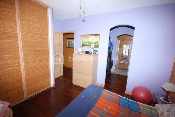 PORT DE LANNE  Très belle maison a ossature bois de grand standing de 75 m² sur terrain boisé de 850m²  , dans un quartier très calme  , A VISITER SOUS SEREZ SOUS LE CHARME  , grand séjour  ,cuisine équipée  , suite parentale , SDB, WC,     PRIX TRES INTERESSANT      visite    Jean Jacques LANDES  BSK IMMOBILIER
