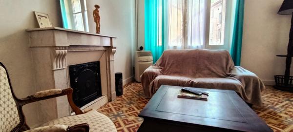 Maison de village individuelle - 5 Chambres - Garage et Atelier