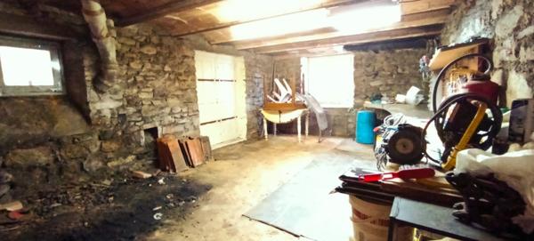 Maison de village individuelle - 5 Chambres - Garage et Atelier