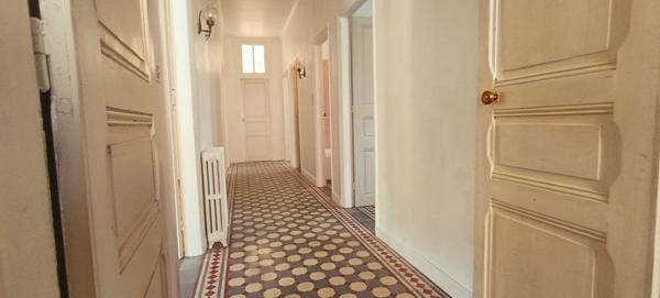 Maison de village individuelle - 5 Chambres - Garage et Atelier