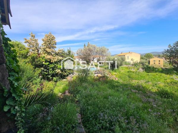 LA FARLEDE - Magnifique terrain à bâtir de 1288m2 avec un bâti existant en forme de L et piscine