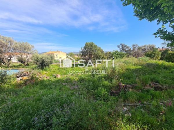 LA FARLEDE - Magnifique terrain à bâtir de 1288m2 avec un bâti existant en forme de L et piscine