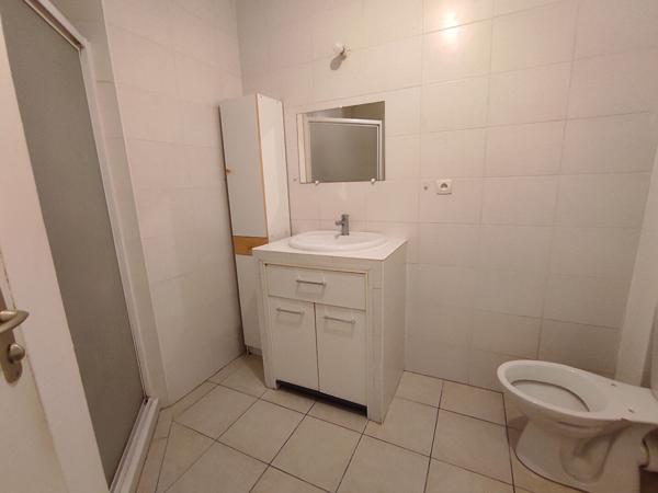 Immeuble composé de 2 appartements mitoyennes libres de 31 m² avec jardinet à Libourne