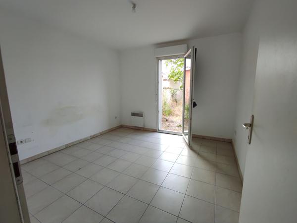 Immeuble composé de 2 appartements mitoyennes libres de 31 m² avec jardinet à Libourne