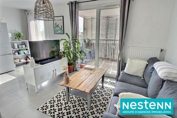 Appartement Meyzieu 2 pièce(s) 45 m2, tram, commerces, terrasse, tres bon etat