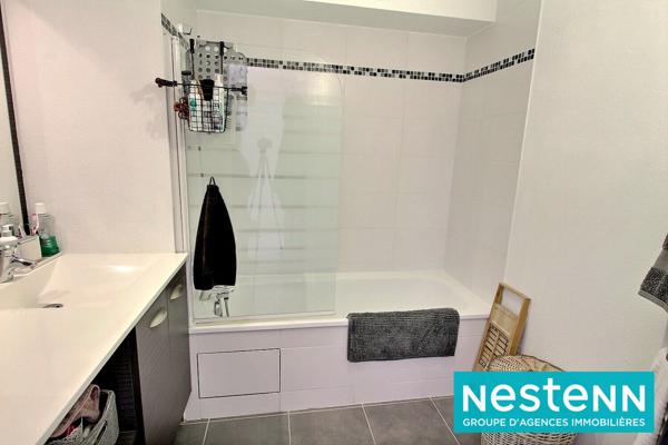 Appartement Meyzieu 2 pièce(s) 45 m2, tram, commerces, terrasse, tres bon etat