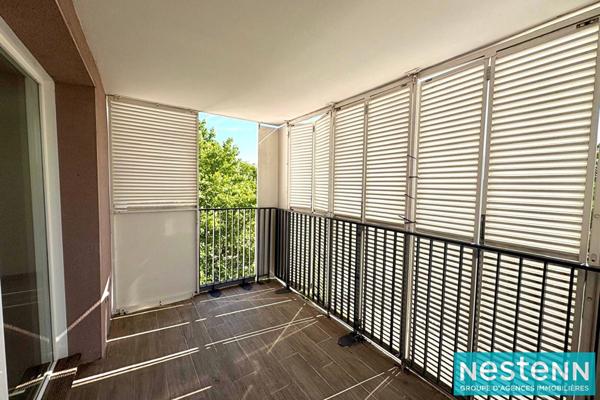 Appartement Meyzieu 2 pièce(s) 45 m2, tram, commerces, terrasse, tres bon etat