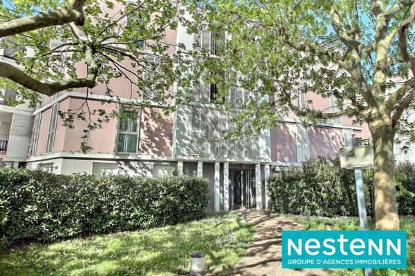 Appartement Meyzieu 2 pièce(s) 45 m2, tram, commerces, terrasse, tres bon etat