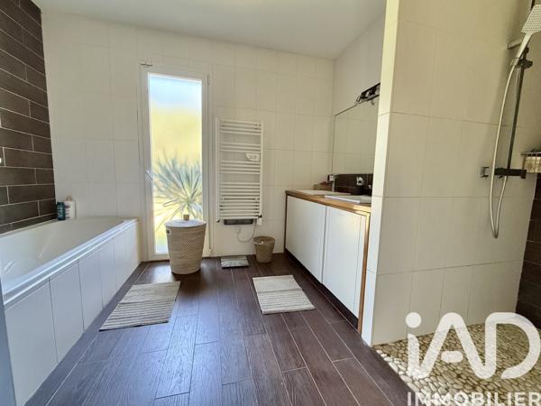 Maison à vendre 5 pièces 120 m² Le Barp