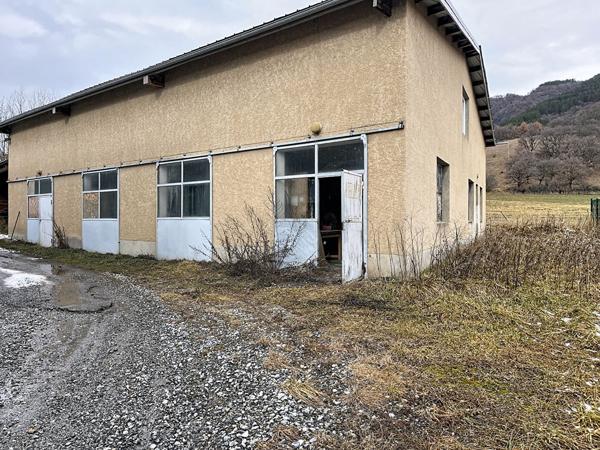 Local commercial 3428 m2