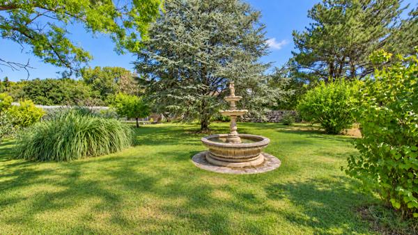 Maison familiale avec piscine sur 2 809 m² de terrain - Pernes-les-Fontaines Pernes les fontaines