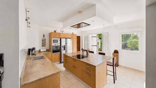 Maison familiale avec piscine sur 2 809 m² de terrain - Pernes-les-Fontaines Pernes les fontaines