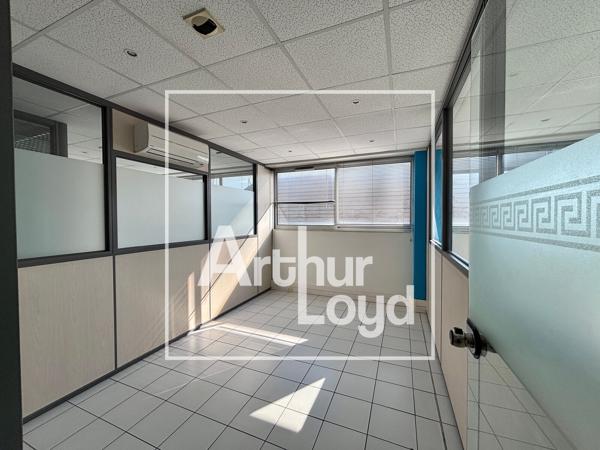 Bureaux à louer à Nîmes au 1er étage avec accès PMR et parking