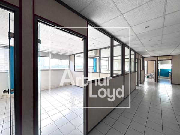 Bureaux à louer à Nîmes au 1er étage avec accès PMR et parking