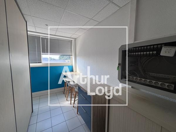 Bureaux à louer à Nîmes au 1er étage avec accès PMR et parking
