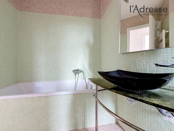 SURESNES CENTRE - APPARTEMENT DE CHARME ENTIÈREMENT RÉNOVÉ - 3 pièces 64m²