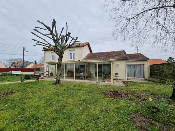 SAINT-SÉBASTIEN-SUR-LOIRE LE DOUET Maison 7 pièce(s) - 129m2