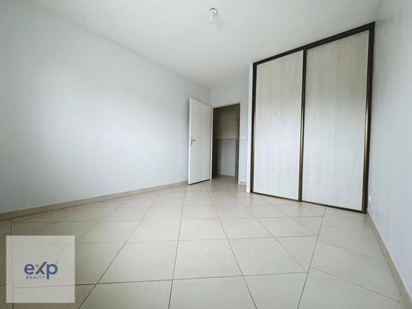 Maison : 10 pièces : sept chambres : 240 m² : 9961 m² de terrain