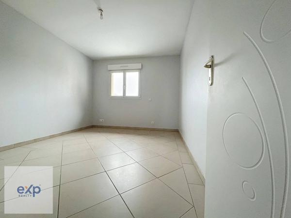 Maison : 10 pièces : sept chambres : 240 m² : 9961 m² de terrain