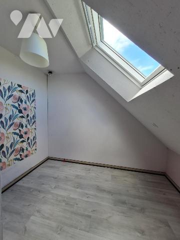 A VENDRE REGUINY Maison à proximité des commerces