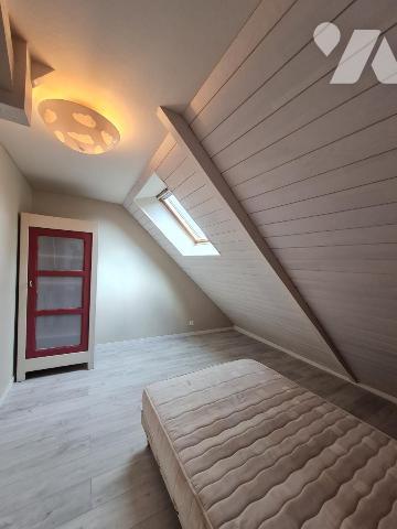 A VENDRE REGUINY Maison à proximité des commerces