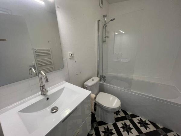 Appartement 1 pièce                                        - 44000 Nantes Réf : 12413