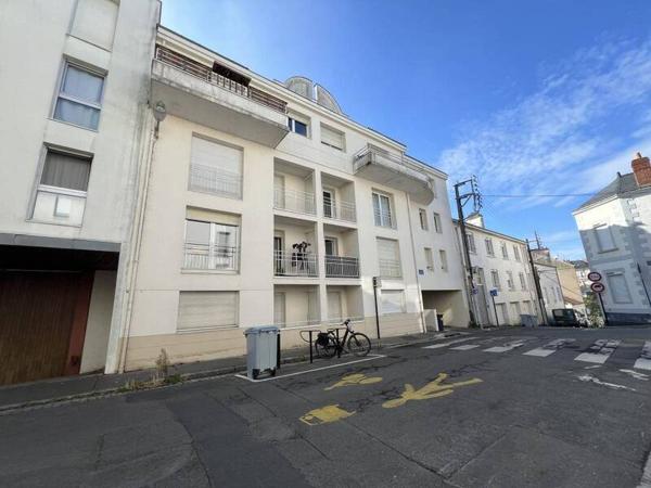 Appartement 1 pièce                                        - 44000 Nantes Réf : 12413