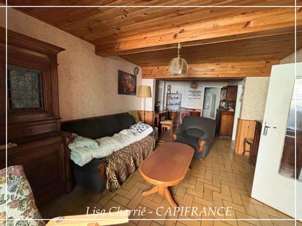 Maison de village à vendre 6 pièces de 166 m2 habitables avec cour et cave proche de NOGARO (32)