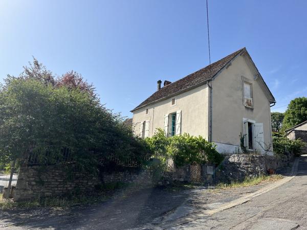 Gramat, ensemble immobilier (maison, garage, étable et plateau vide) Gramat