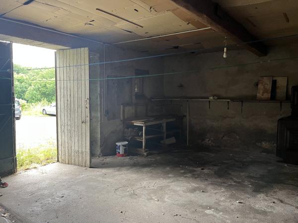 Gramat, ensemble immobilier (maison, garage, étable et plateau vide) Gramat