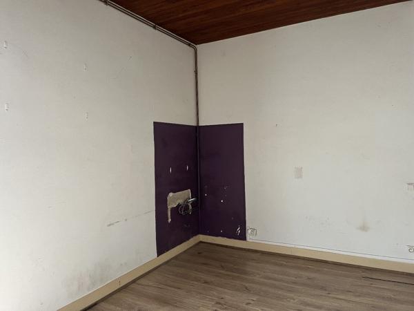 Gramat, ensemble immobilier (maison, garage, étable et plateau vide) Gramat
