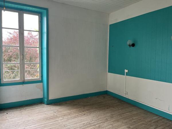 Gramat, ensemble immobilier (maison, garage, étable et plateau vide) Gramat