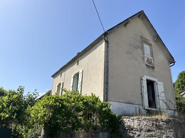 Gramat, ensemble immobilier (maison, garage, étable et plateau vide) Gramat