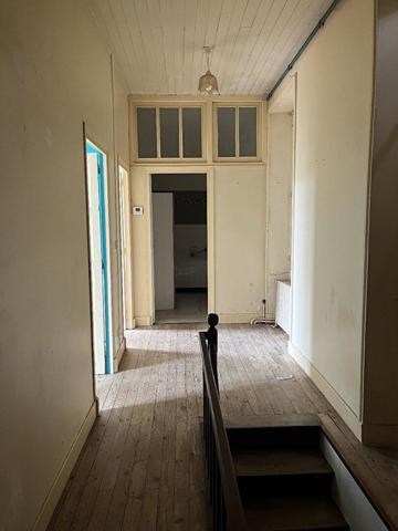 Gramat, ensemble immobilier (maison, garage, étable et plateau vide) Gramat
