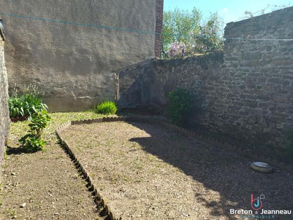 APPARTEMENT F2 à MAYENNE