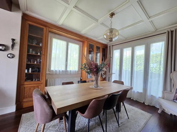 A VENDRE Elégante maison familiale 4 chambres proche centre
