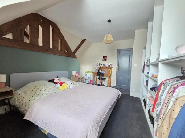 A VENDRE Elégante maison familiale 4 chambres proche centre
