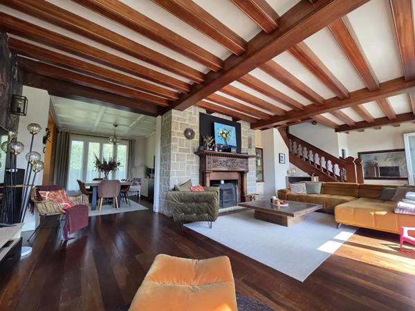 A VENDRE Elégante maison familiale 4 chambres proche centre