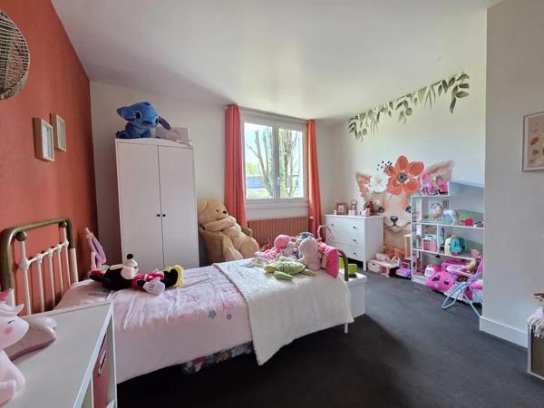A VENDRE Elégante maison familiale 4 chambres proche centre