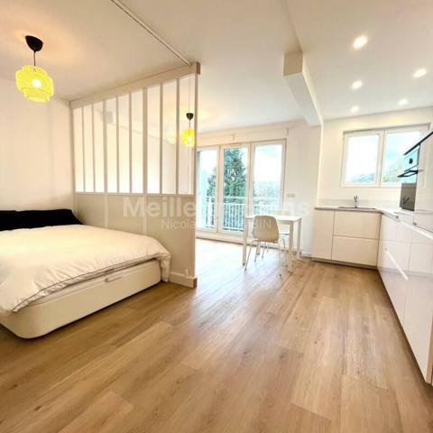 Magnifique Appartement de type Studio avec coin nuit!