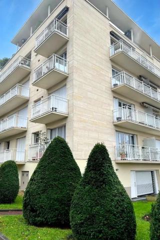 Magnifique Appartement de type Studio avec coin nuit!