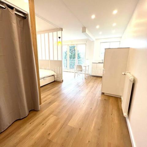 Magnifique Appartement de type Studio avec coin nuit!