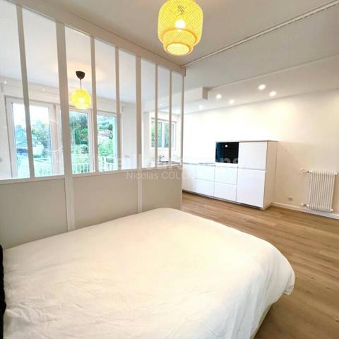 Magnifique Appartement de type Studio avec coin nuit!